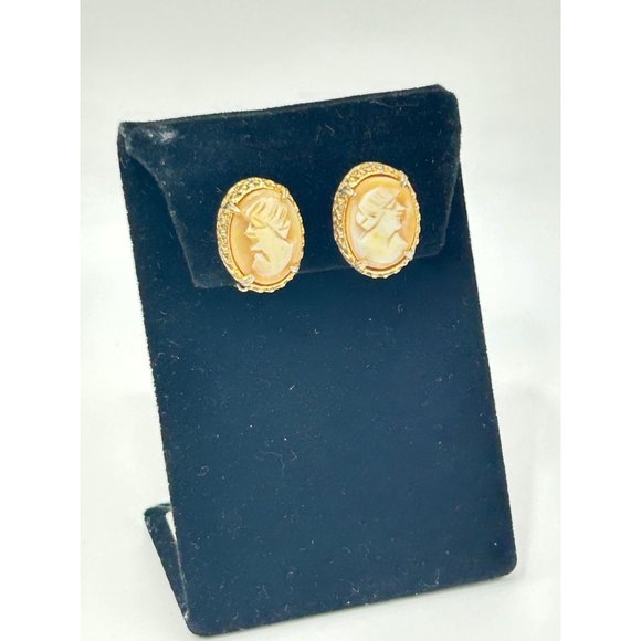Vintage Clip On Lady Cameo Earrings Oval Genuine Carved Shell Gold Tone Setting - Picture 3 of 6